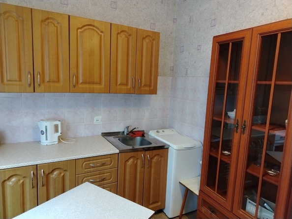 
   Продам 1-комнатную, 37 м², Полевая ул, д 33

. Фото 1.