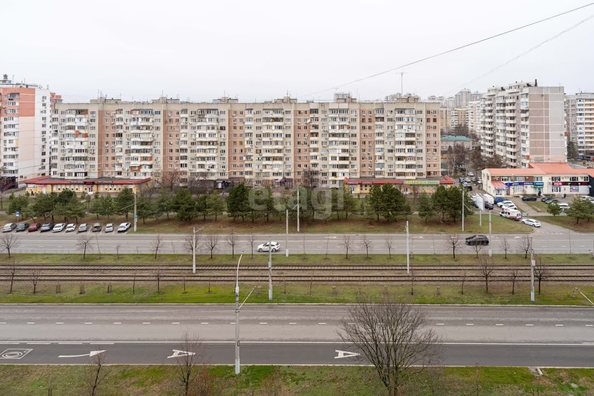 
   Продам 3-комнатную, 75.3 м², Чекистов пр-кт, 34

. Фото 23.