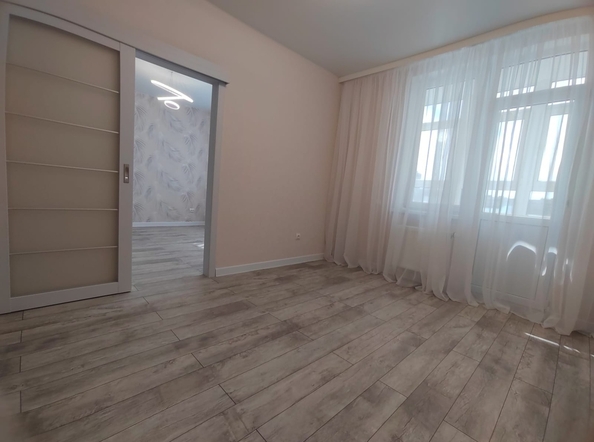 
   Продам 1-комнатную, 42 м², Владимирская ул, 142

. Фото 8.