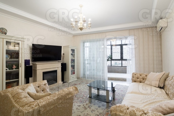 
   Продам 3-комнатную, 104 м², Войкова ул, 21

. Фото 1.