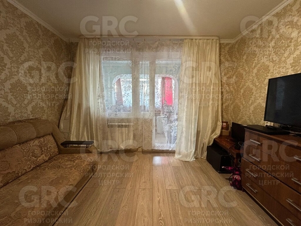 
   Продам 2-комнатную, 64 м², Вишневая ул, 21

. Фото 4.