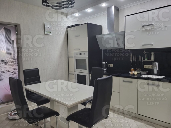 
   Продам 2-комнатную, 72.6 м², Первомайская ул, 19

. Фото 2.