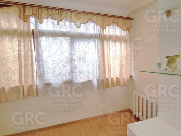 
   Продам 3-комнатную, 75 м², Вишневая ул, 23

. Фото 9.