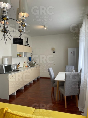 
   Продам 2-комнатную, 53 м², Клубничная ул, 1/14

. Фото 4.