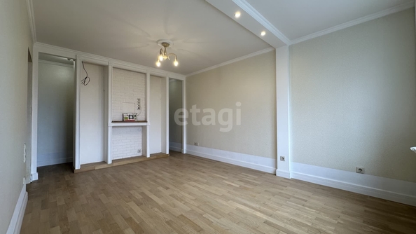 
   Продам 1-комнатную, 39.5 м², Севастопольская ул, 2/3

. Фото 1.