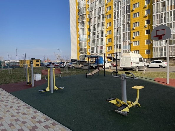 
   Продам 3-комнатную, 80 м², Адмирала Пустошкина ул, 22к10

. Фото 1.