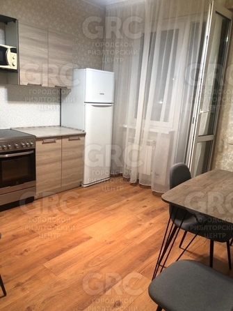 
   Продам 2-комнатную, 56 м², Юных Ленинцев ул, 10

. Фото 5.