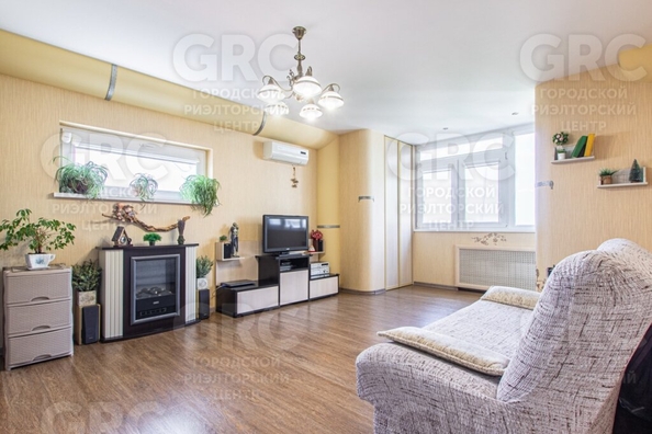 
   Продам 3-комнатную, 63 м², Лесная (Хостинский р-н) ул, 7

. Фото 1.