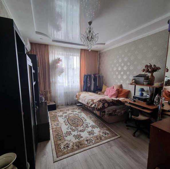 
   Продам 1-комнатную, 35 м², Рождественская ул, 53

. Фото 1.