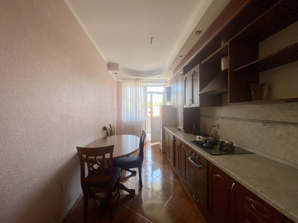 
   Продам 2-комнатную, 74 м², Самбурова ул, 158

. Фото 13.