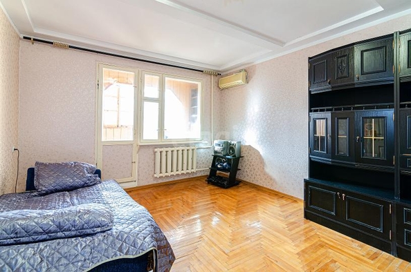 
   Продам 2-комнатную, 68 м², Ленина ул, 175

. Фото 4.