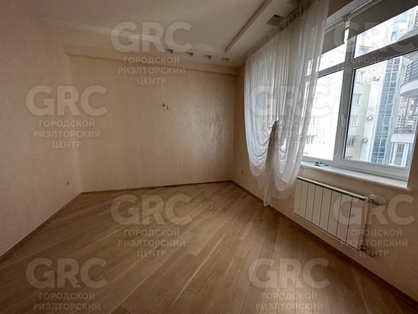 
   Продам 3-комнатную, 134 м², Бамбуковая ул, 48

. Фото 4.