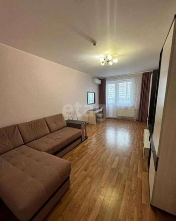 
  Сдам в аренду 1-комнатную квартиру, 45 м², Краснодар

. Фото 1.