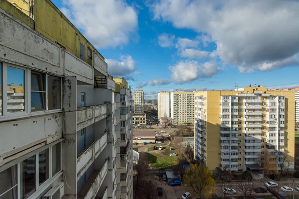 
   Продам 3-комнатную, 83.2 м², Академика Лукьяненко П.П. ул, 103

. Фото 12.