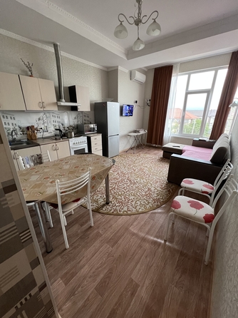 
   Продам 1-комнатную, 46 м², Комарова ул

. Фото 1.