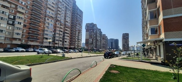 
   Продам 1-комнатную, 38 м², Автолюбителей ул, 1/7к5

. Фото 2.