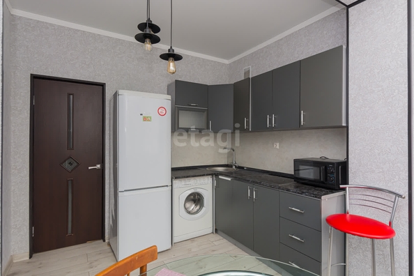 
   Продам 1-комнатную, 31.3 м², Сергея Есенина ул, 112

. Фото 2.