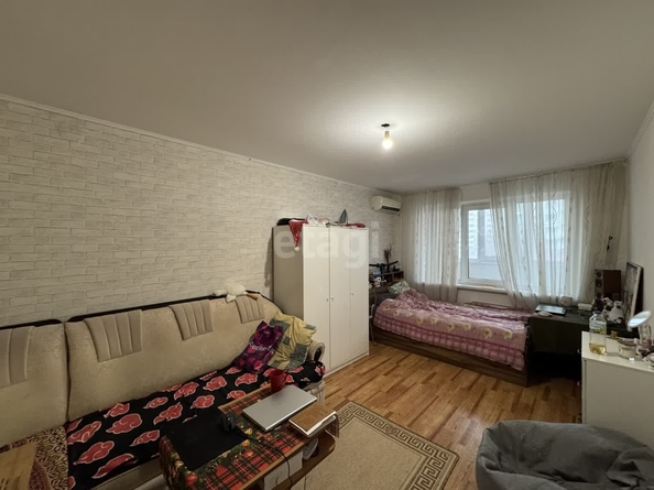 
   Продам 1-комнатную, 36.8 м², Карякина ул, 15

. Фото 1.