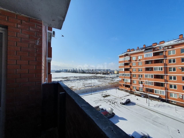 
   Продам 3-комнатную, 77.6 м², генерала Петрова И.Т. ул, 2/2

. Фото 5.