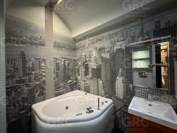 
  Продается 4-комн. квартира, 189 м², Пирогова ул, д. 40А
. Фото 15.