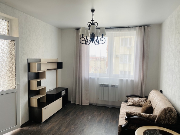 
   Продам 1-комнатную, 34 м², Рождественская ул, 42

. Фото 1.