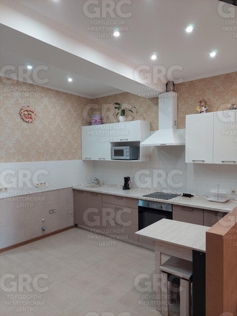 
   Продам 2-комнатную, 50.8 м², Ленина ул, 288

. Фото 1.