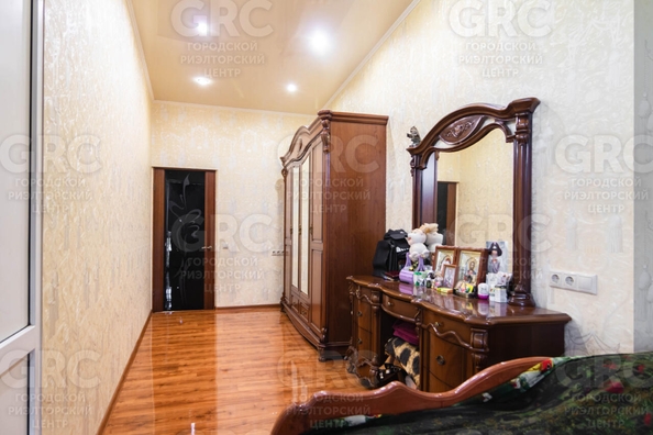 
   Продам 2-комнатную, 59 м², Пластунская ул, 194б

. Фото 2.