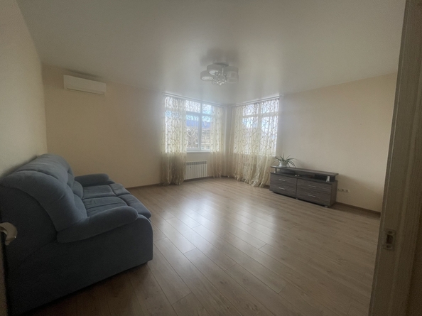 
  Продается 2-комн. квартира, 79 м², Гребенская ул, д. 66
. Фото 3.
