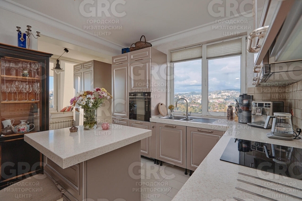 
   Продам 4-комнатную, 140 м², Юных Ленинцев ул, 10

. Фото 13.