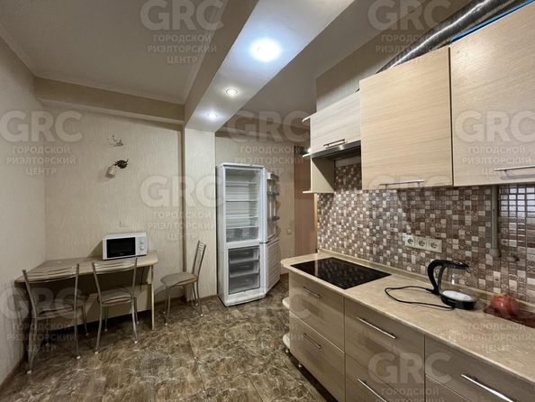 
   Продам 1-комнатную, 51 м², Плеханова ул, 53/16

. Фото 4.