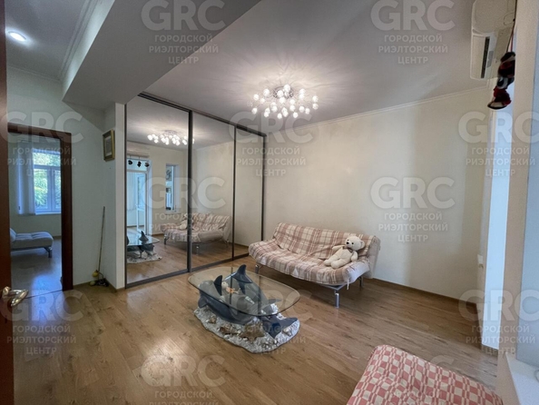 
  Продается 2-комн. квартира, 60 м², Конституции СССР ул, д. 22
. Фото 1.