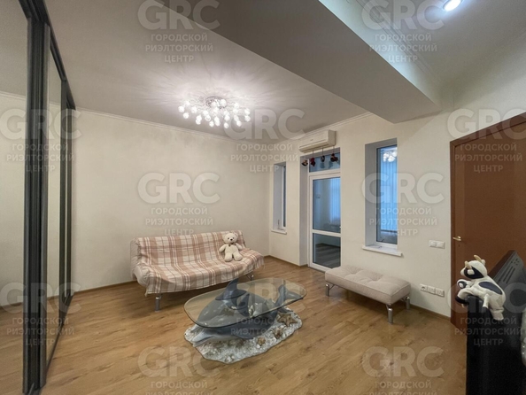 
  Продается 2-комн. квартира, 60 м², Конституции СССР ул, д. 22
. Фото 20.