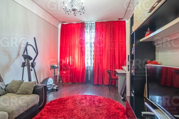 
   Продам 2-комнатную, 54 м², Гагарина ул, 48

. Фото 3.