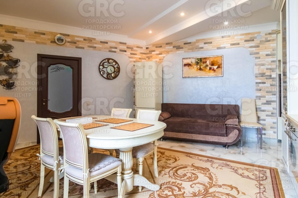 
  Продается 2-комн. квартира, 72 м², Грибоедова ул, д. 12а
. Фото 8.