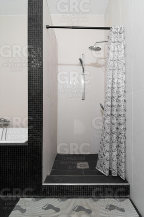 
  Продается 3-комн. квартира, 110.3 м², Виноградная ул
. Фото 36.