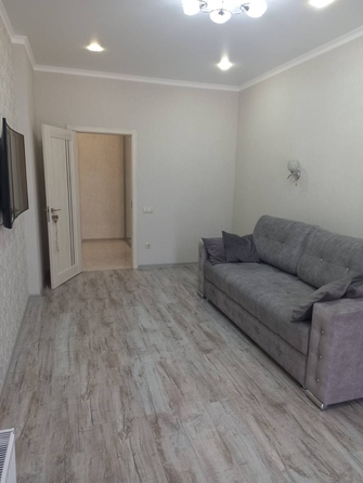 
  Продается 1-комн. квартира, 50 м², Верхняя ул
. Фото 2.