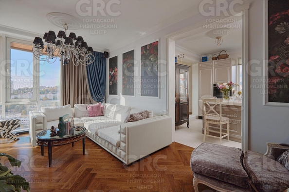 
  Продается 4-комн. квартира, 140 м², Юных Ленинцев ул, д. 10
. Фото 1.