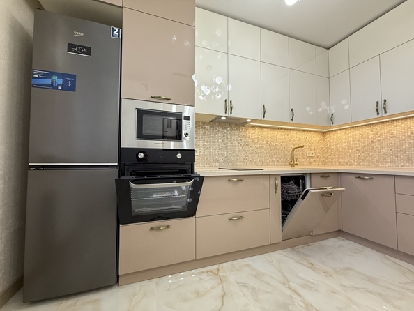 
  Продается 2-комн. квартира, 58 м², Омелькова ул, д. 93
. Фото 3.