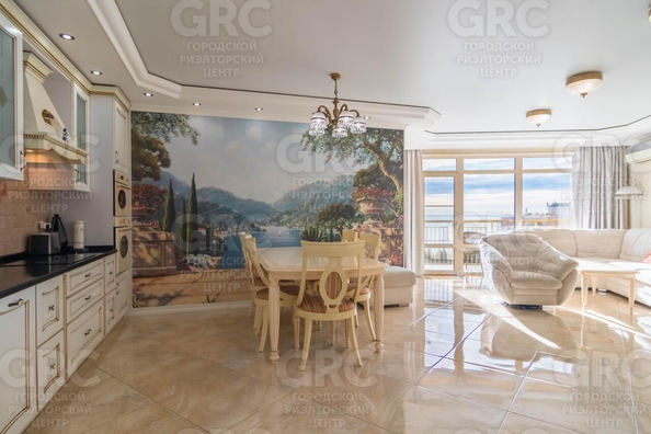 
  Продается 4-комн. квартира, 140 м², Ленина ул, д. 219/35
. Фото 2.