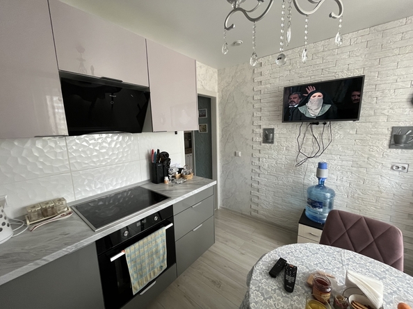 
  Продается 2-комн. квартира, 57 м², Ленина ул, д. 231
. Фото 2.