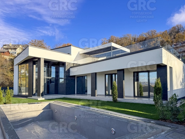 
  Продается дом, 300 м², Сочи
. Фото 1.