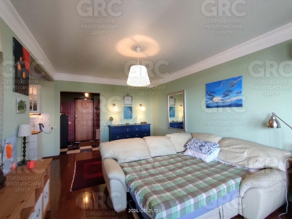 
  Продается 1-комн. квартира, 52 м², Цюрупы ул, д. 32
. Фото 2.