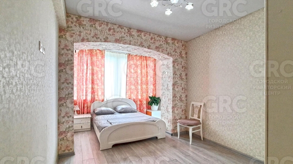 
  Продается 4-комн. квартира, 86.6 м², Глазунова ул, д. 8
. Фото 11.