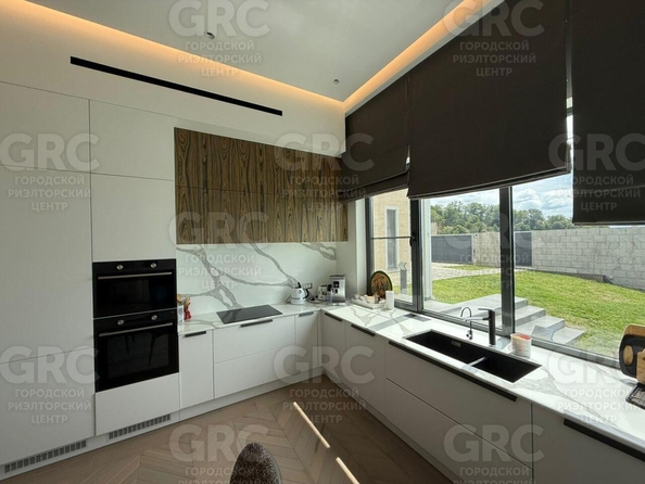 
  Продается дом, 350 м², Сочи
. Фото 2.