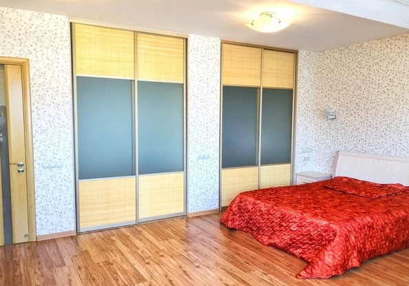 
  Продается 4-комн. квартира, 204 м², Владимирская ул, д. 146к1
. Фото 5.