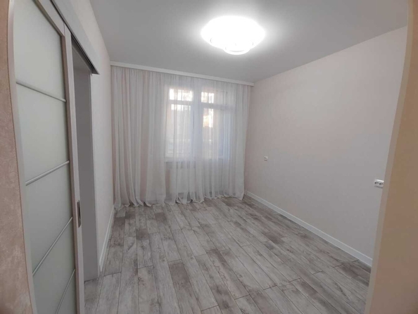 
  Продается 1-комн. квартира, 42 м², Владимирская ул, д. 142
. Фото 3.