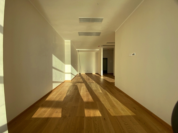
  Продается 1-комн. квартира, 63 м², Революции пр-кт, д. 3
. Фото 4.