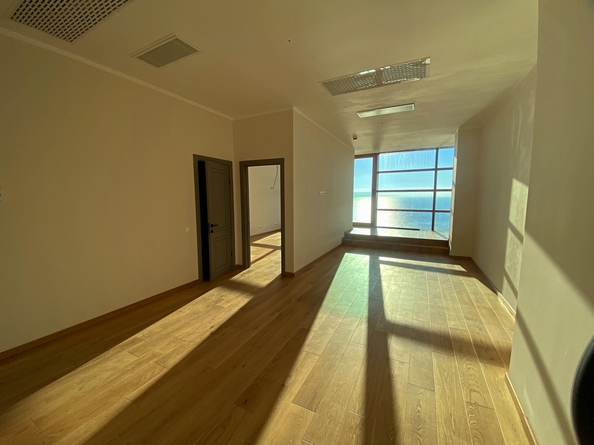 
  Продается 1-комн. квартира, 63 м², Революции пр-кт, д. 3
. Фото 5.
