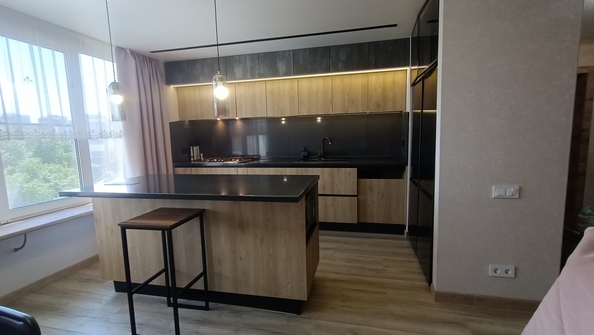 
  Продается 4-комн. квартира, 125 м², Ленина ул, д. 153
. Фото 2.