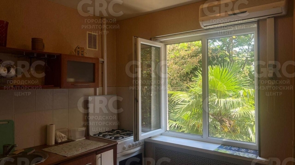 
  Продается 1-комн. квартира, 30 м², Конституции СССР ул, д. 10
. Фото 2.